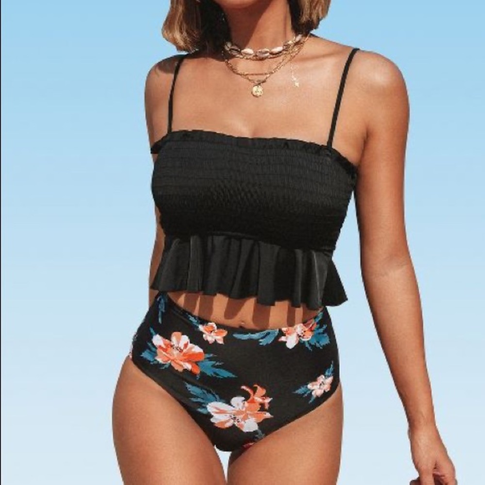 NEW Cupshe Smocked Black And Floral High-waisted Bikini set Size Small